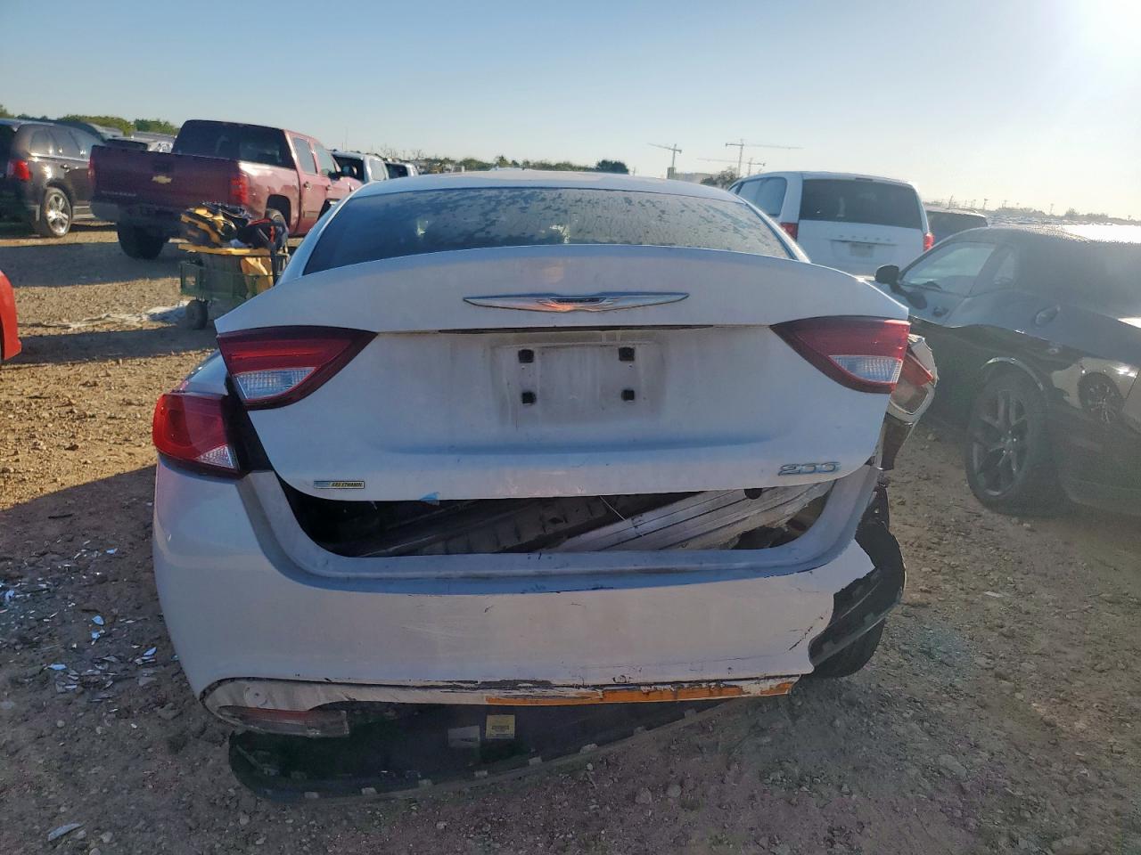 2015 Chrysler 200 Limited VIN: 1C3CCCAB6FN691699 Lot: 91570675