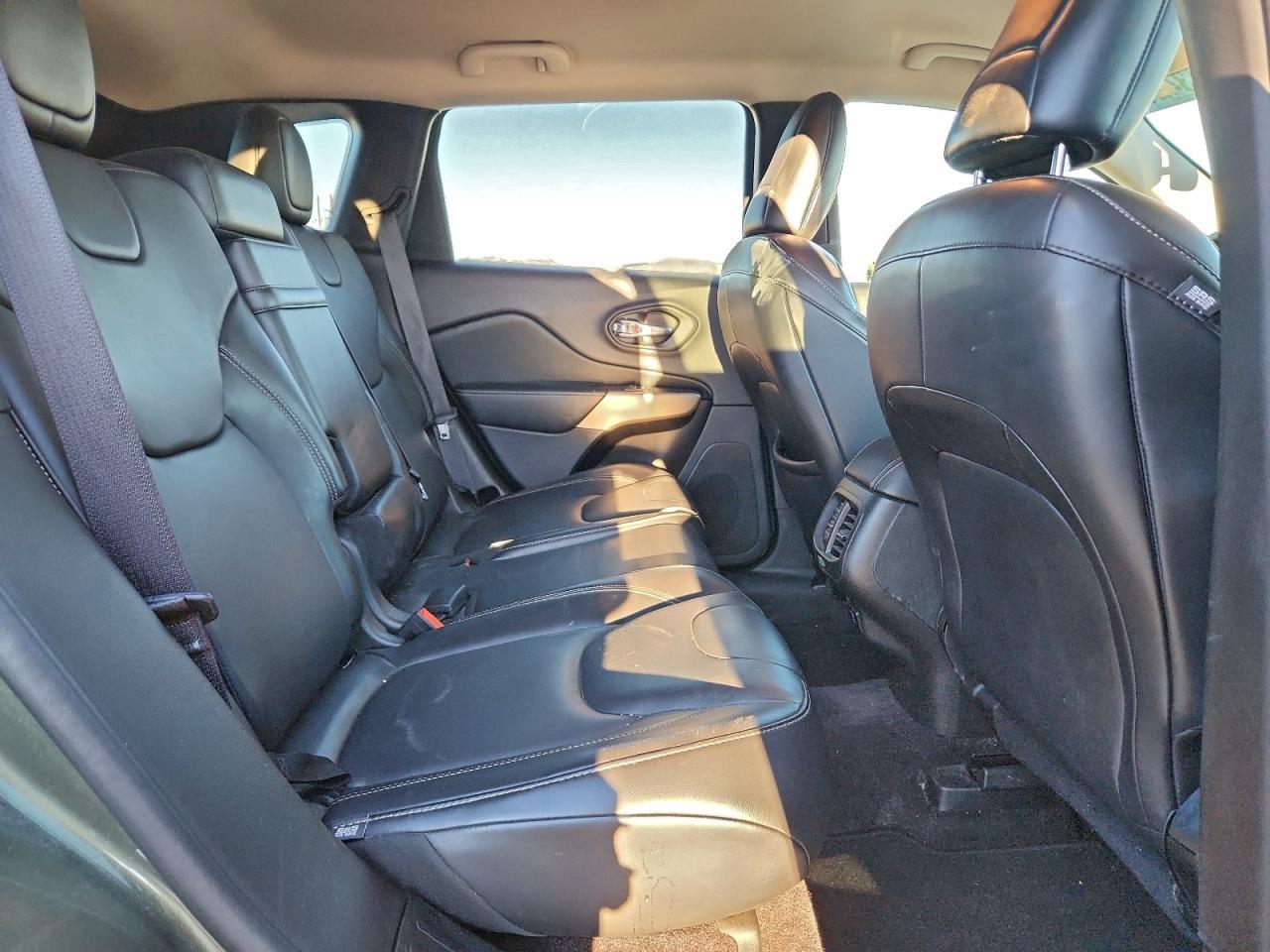 2018 Jeep Cherokee Limited VIN: 1C4PJMDB4JD608905 Lot: 93103425