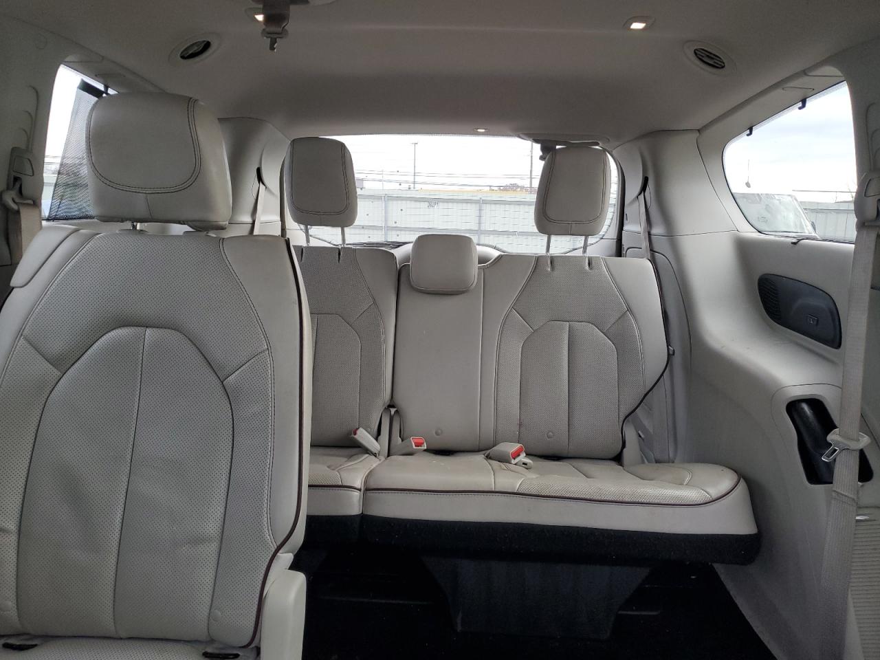 2018 Chrysler Pacifica Limited VIN: 2C4RC1GG3JR293813 Lot: 92403015