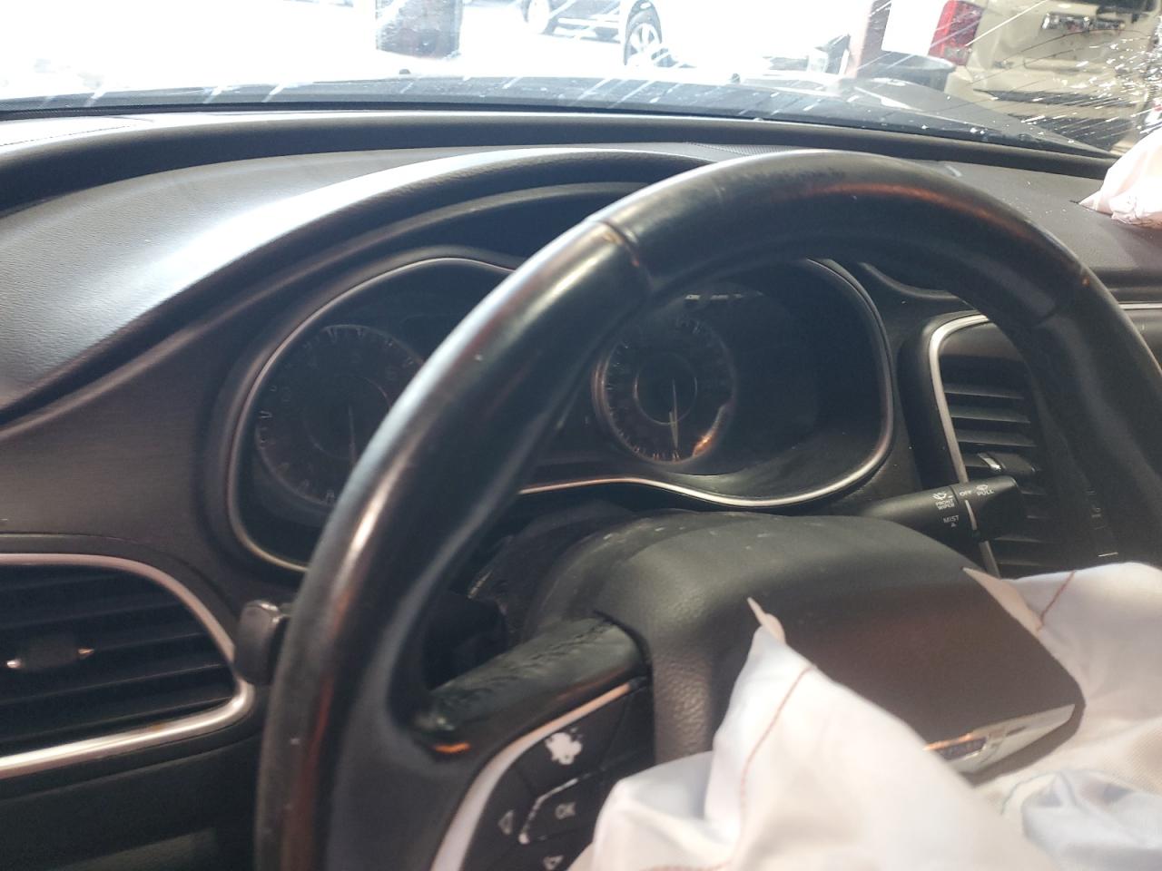 2015 Chrysler 200 Limited VIN: 1C3CCCAB1FN612102 Lot: 93314145