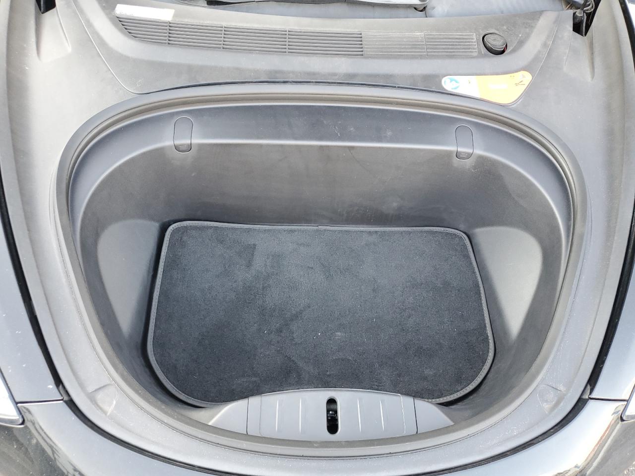 2018 Tesla Model 3 VIN: 5YJ3E1EA8JF015984 Lot: 93224635