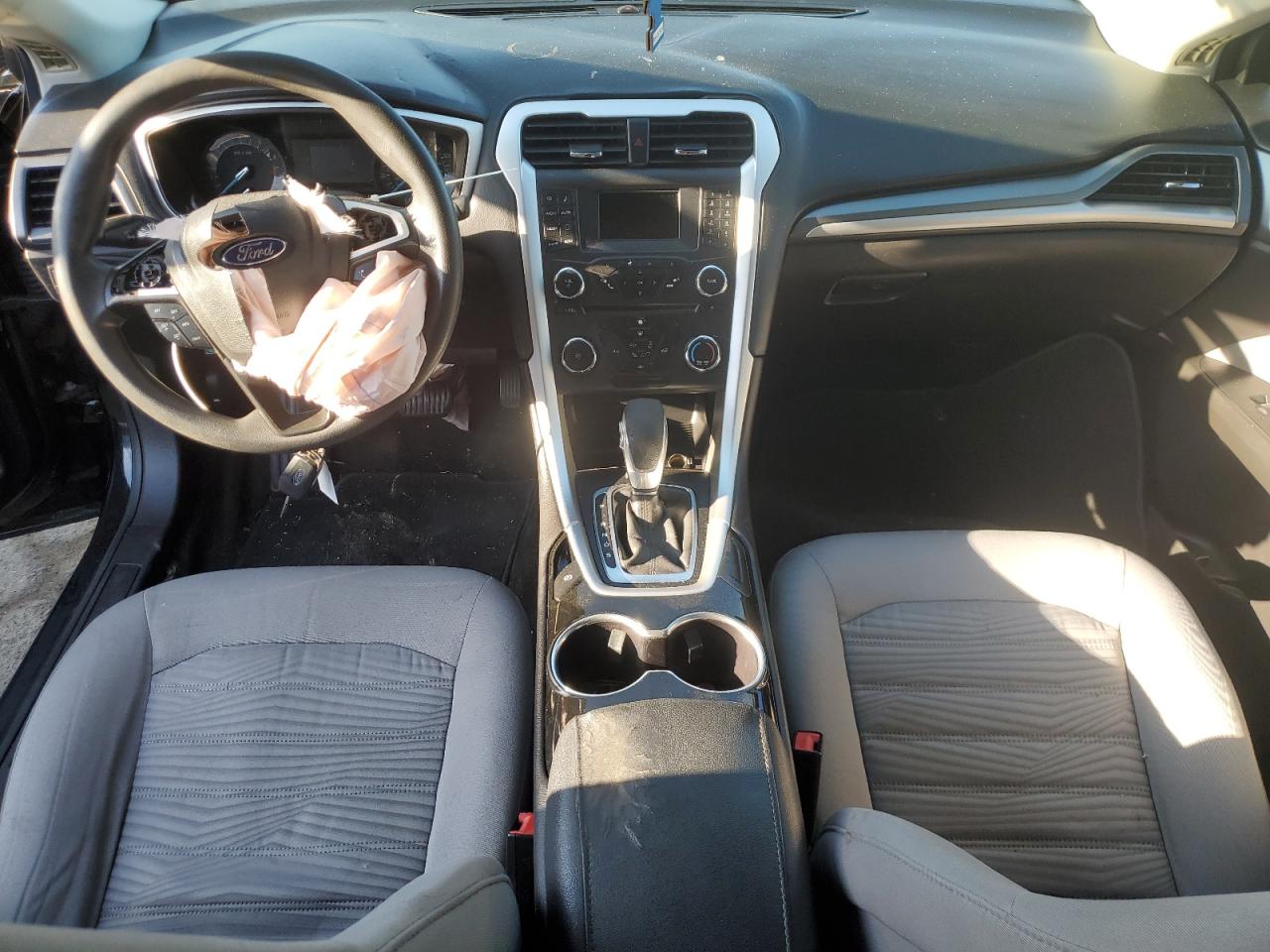 2016 Ford Fusion S VIN: 3FA6P0G79GR385762 Lot: 92862425