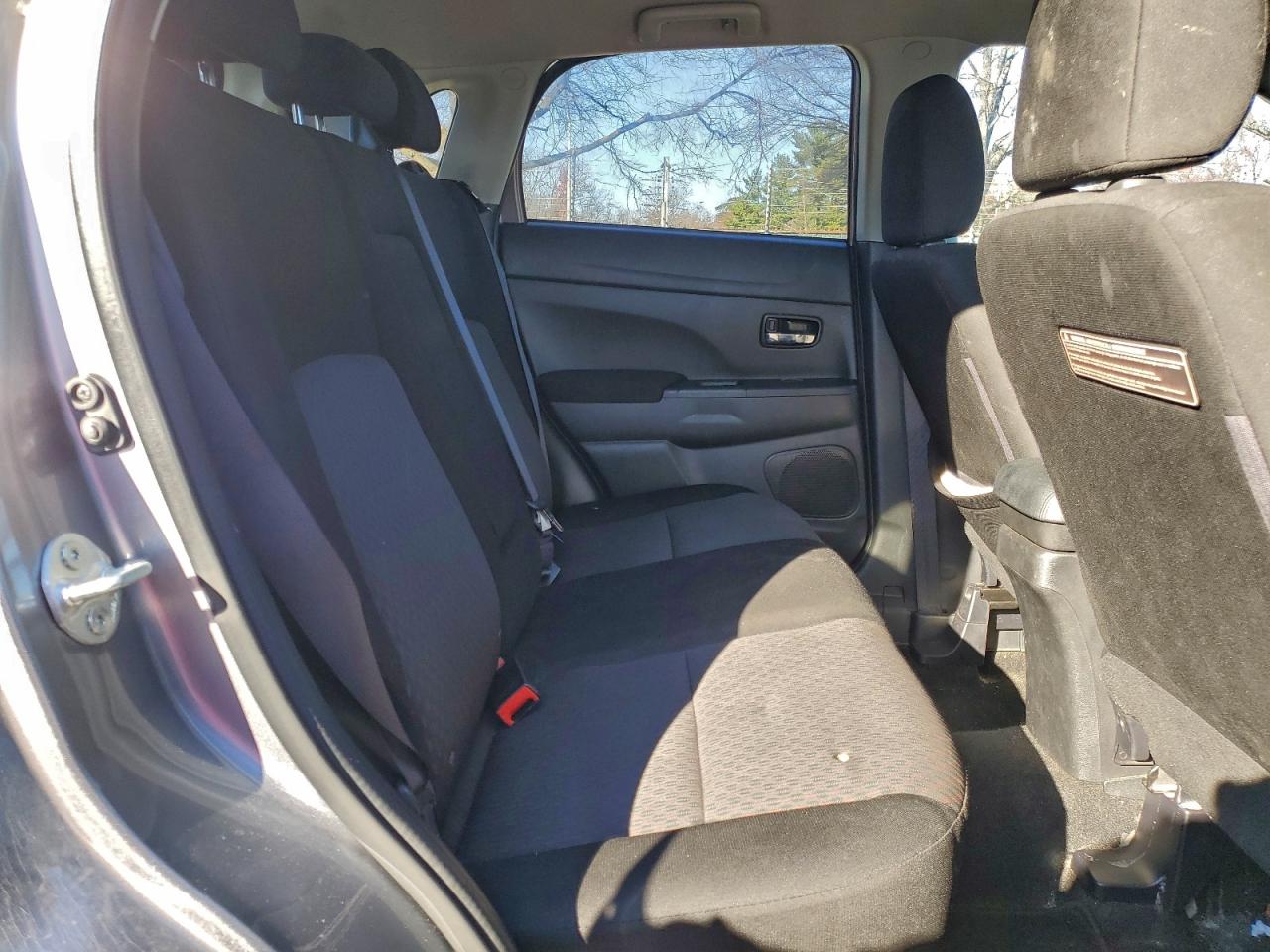 2018 Mitsubishi Outlander Sport Es VIN: JA4AR3AU5JZ022886 Lot: 94193285