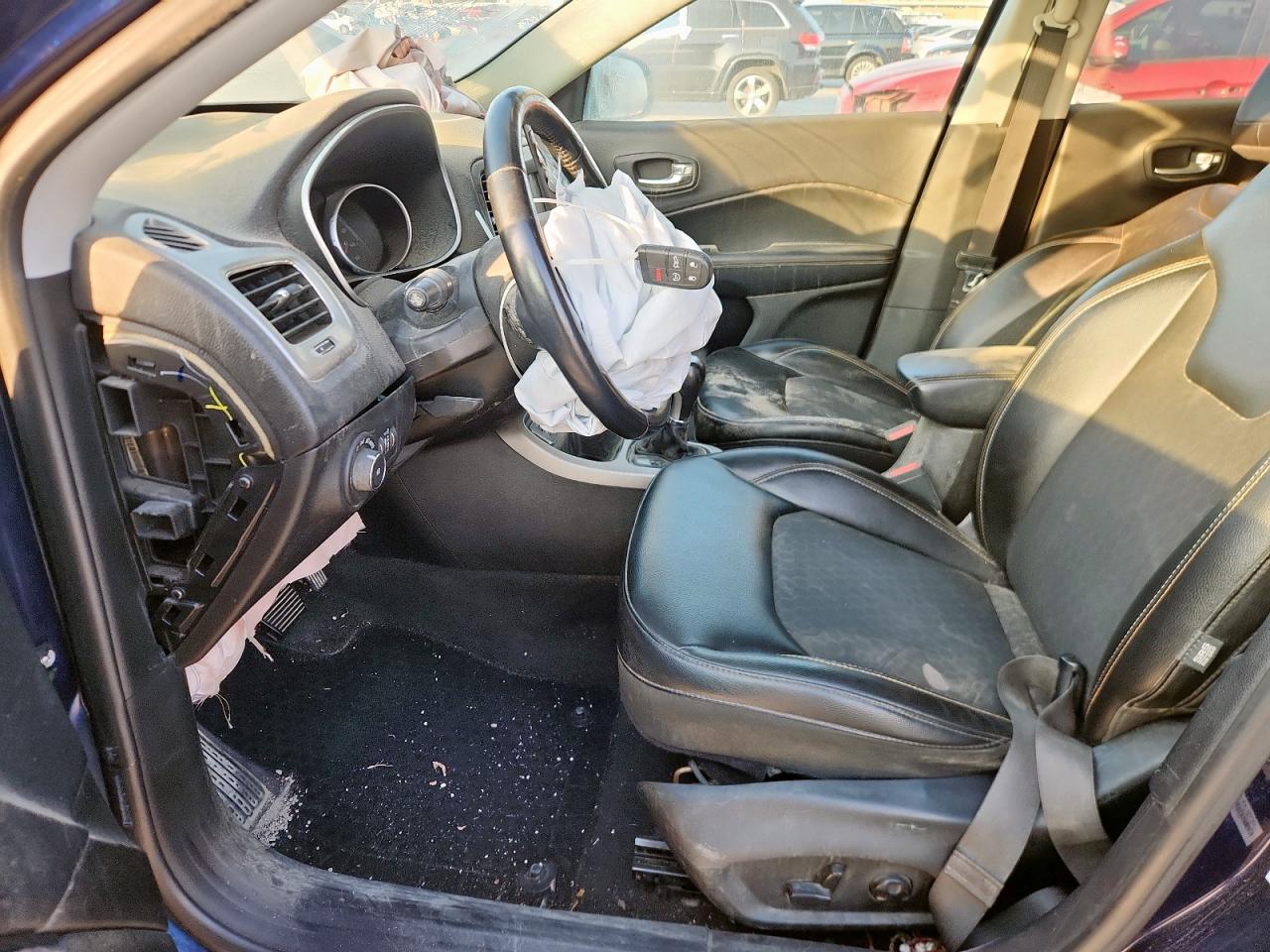 2018 Jeep Compass Latitude VIN: 3C4NJCBB5JT338775 Lot: 93459265