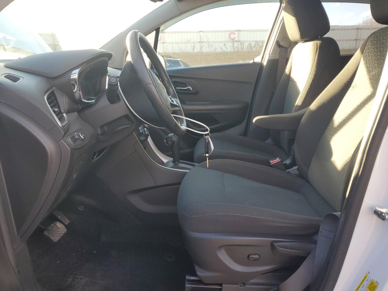 2020 Chevrolet Trax Ls VIN: KL7CJKSB7LB056379 Lot: 93181125