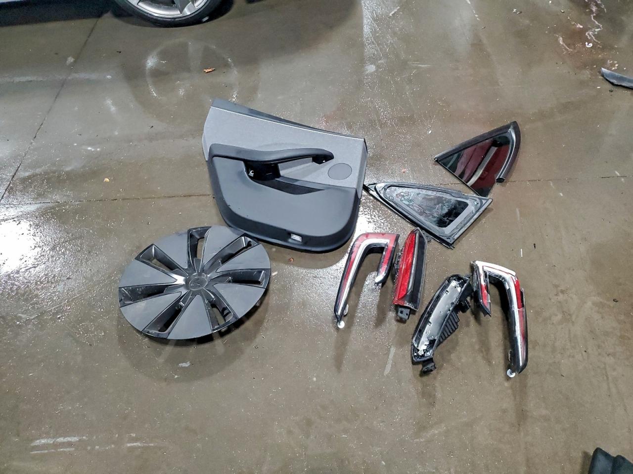 2025 Tesla Model 3 VIN: 5YJ3E1EA0SF007105 Lot: 94117175