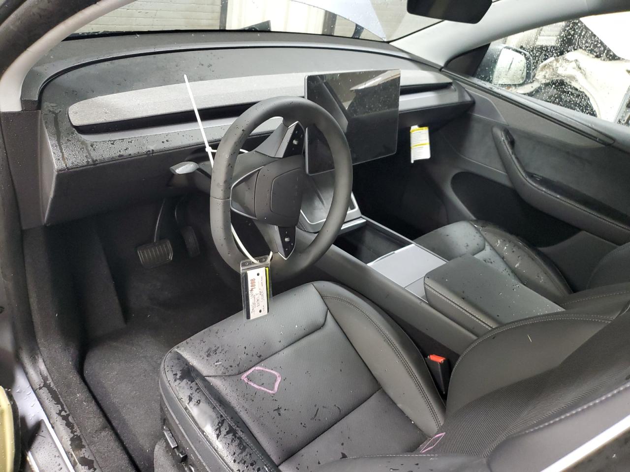 2026 Tesla Model Y VIN: 7SAYGDEE1TA450675 Lot: 93067175