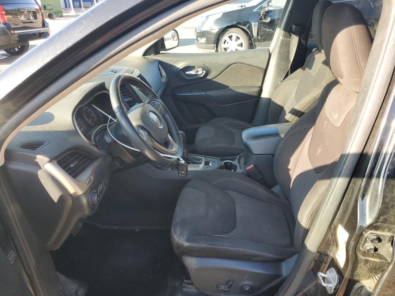 2015 Jeep Cherokee Latitude VIN: 1C4PJLCB9FW629014 Lot: 91839585