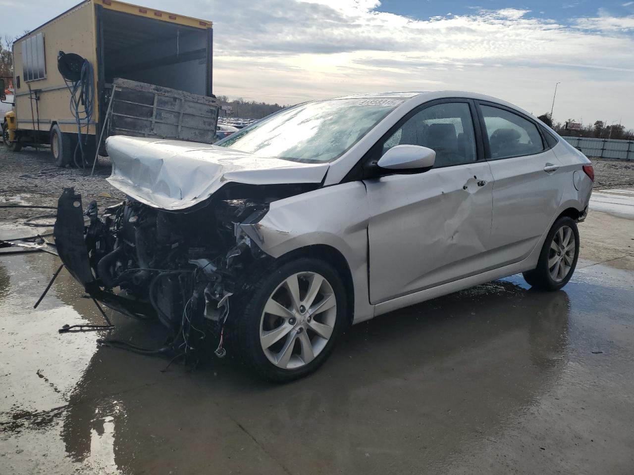 KMHCU4AE2CU185440 HYUNDAI ACCENT Photo 1