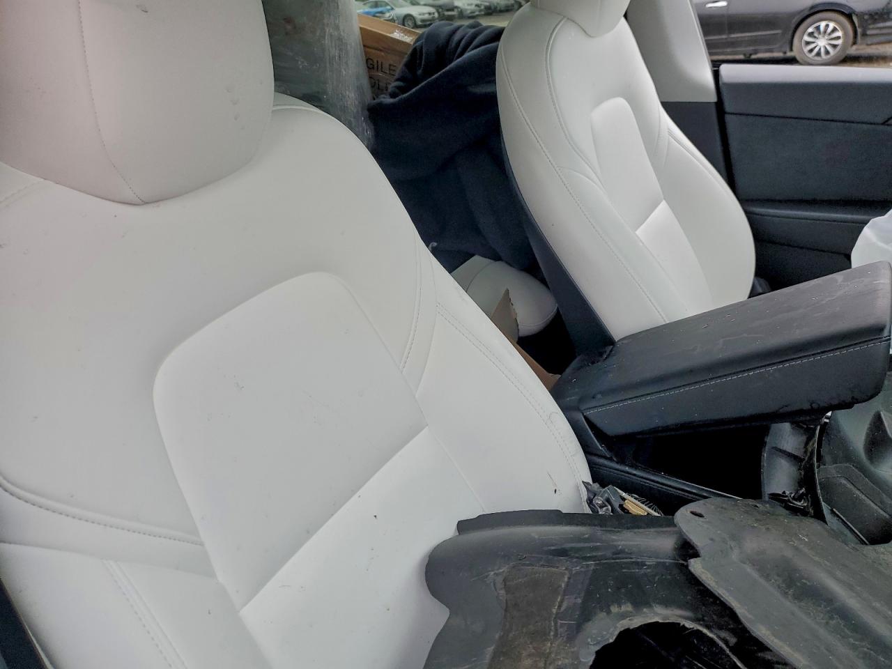 2025 Tesla Model Y VIN: 7SAYGDED5SA371466 Lot: 93948115