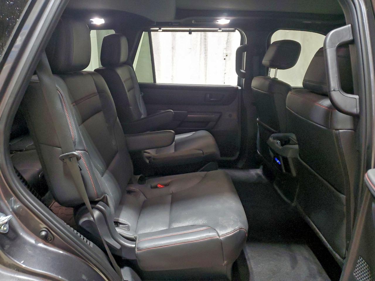 2024 Toyota Sequoia Sr5 VIN: 7SVAAABA6RX044074 Lot: 68927555