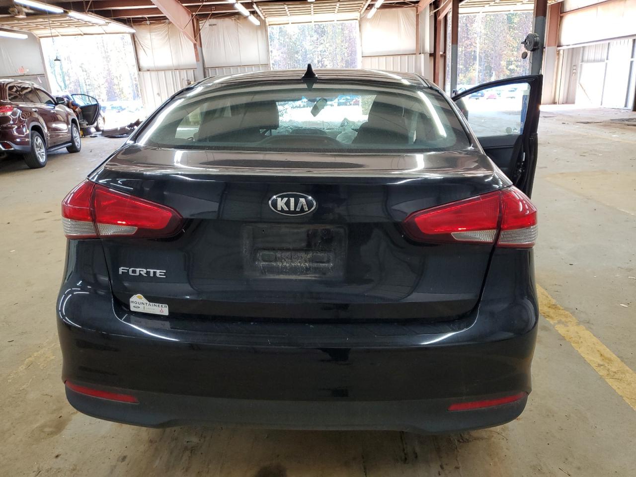 2018 Kia Forte Lx VIN: 3KPFK4A70JE227009 Lot: 90486205