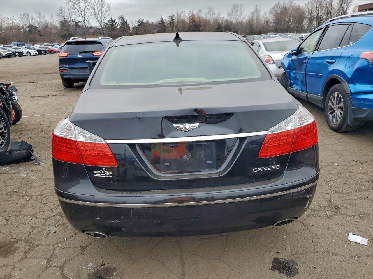 2009 Hyundai Genesis 3.8L VIN: KMHGC46E49U041135 Lot: 93652575