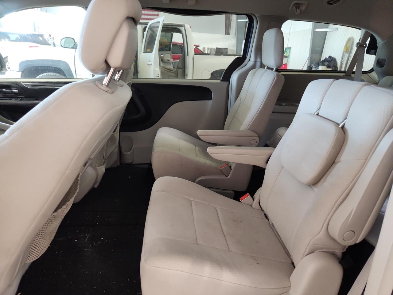 2011 Chrysler Town & Country Touring VIN: 2A4RR5DG6BR798265 Lot: 84243705