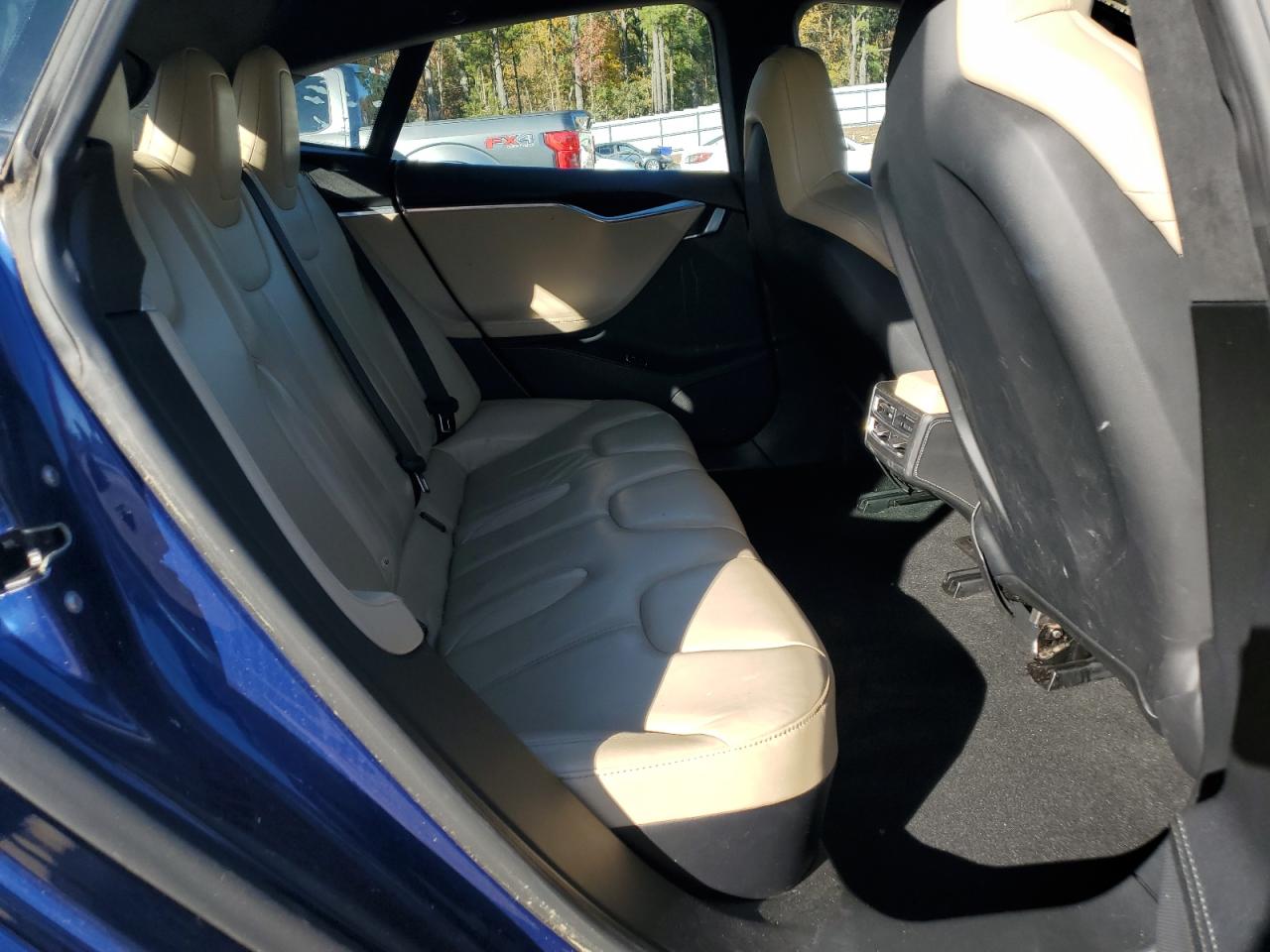 2015 Tesla Model S 85D VIN: 5YJSA1H28FF092924 Lot: 91799565