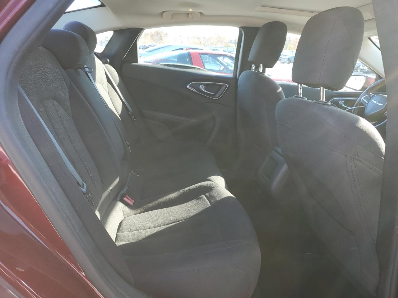 2015 Chrysler 200 Limited VIN: 1C3CCCAB4FN621148 Lot: 92369325