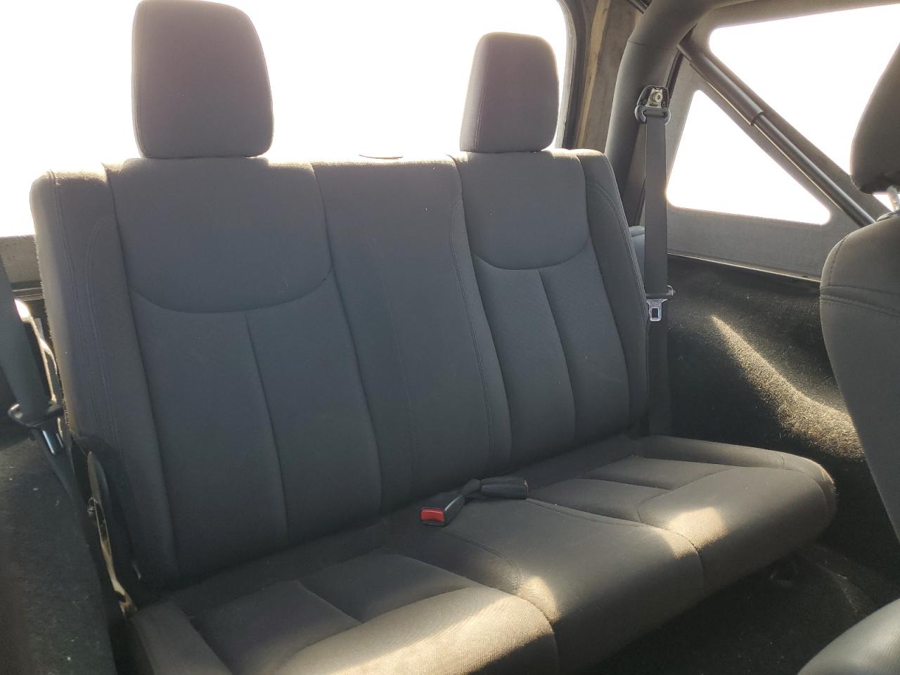 2018 Jeep Wrangler Sport VIN: 1C4GJWAGXJL919725 Lot: 90995585