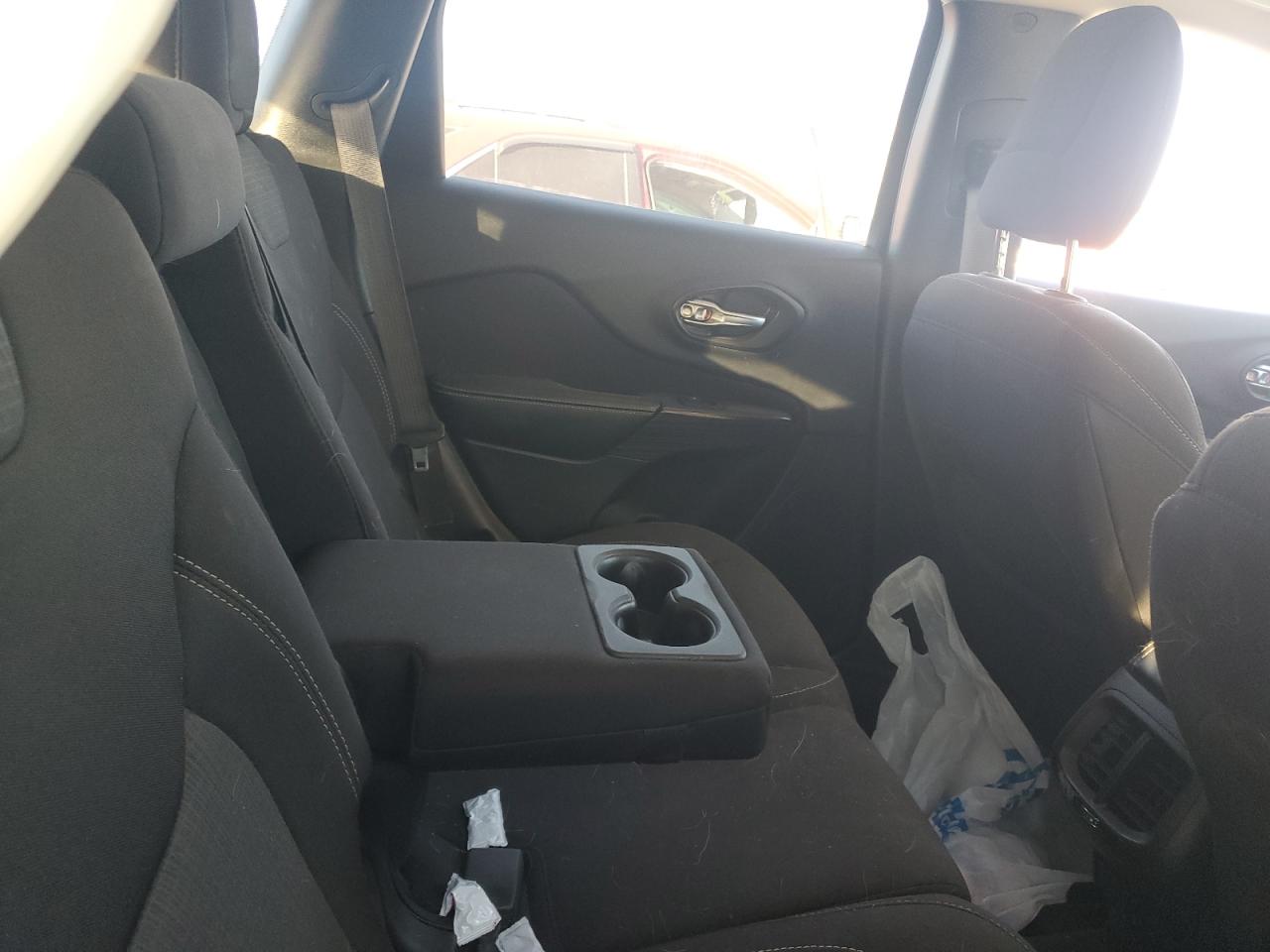 2016 Jeep Cherokee Latitude VIN: 1C4PJMCS5GW205272 Lot: 91432045