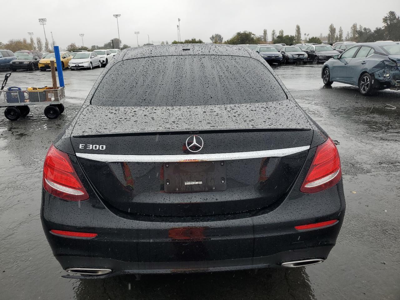 2019 Mercedes-Benz E 300 VIN: WDDZF4JB8KA622622 Lot: 92860345