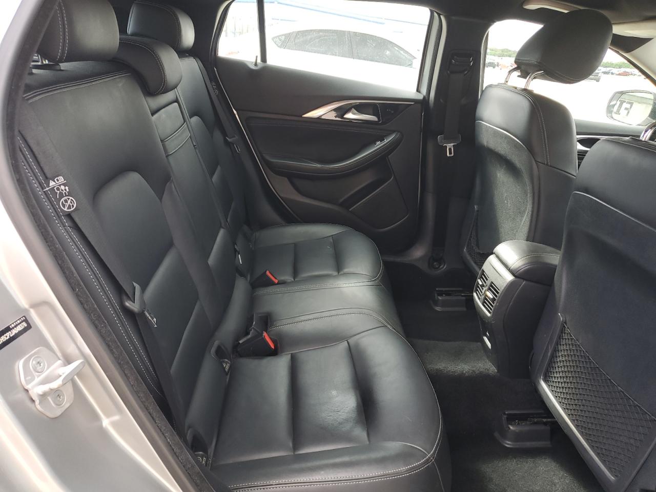 2018 Infiniti Qx30 Base VIN: SJKCH5CP2JA048376 Lot: 92027165