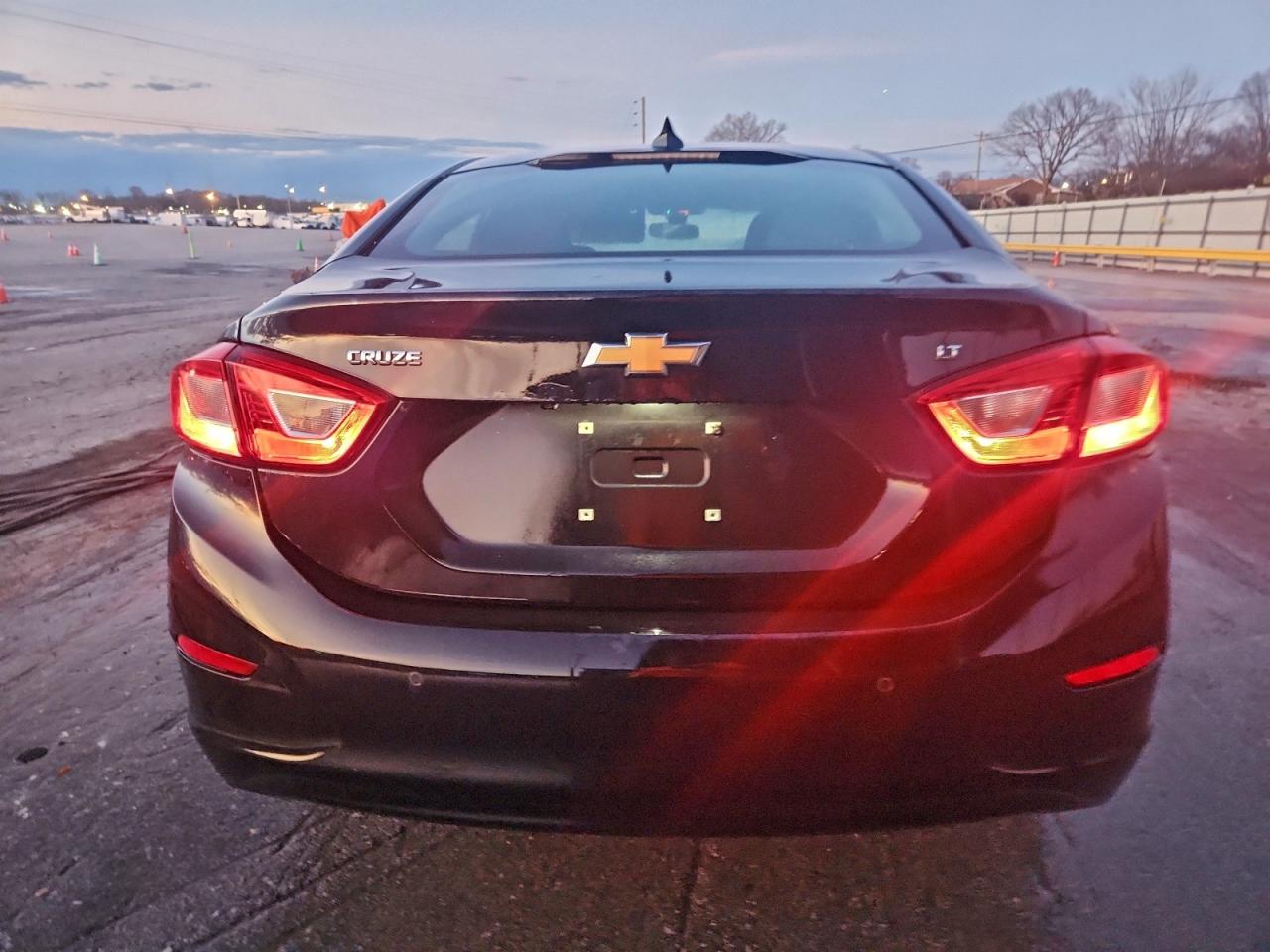 2019 Chevrolet Cruze Lt VIN: 1G1BE5SM2K7136284 Lot: 94497375
