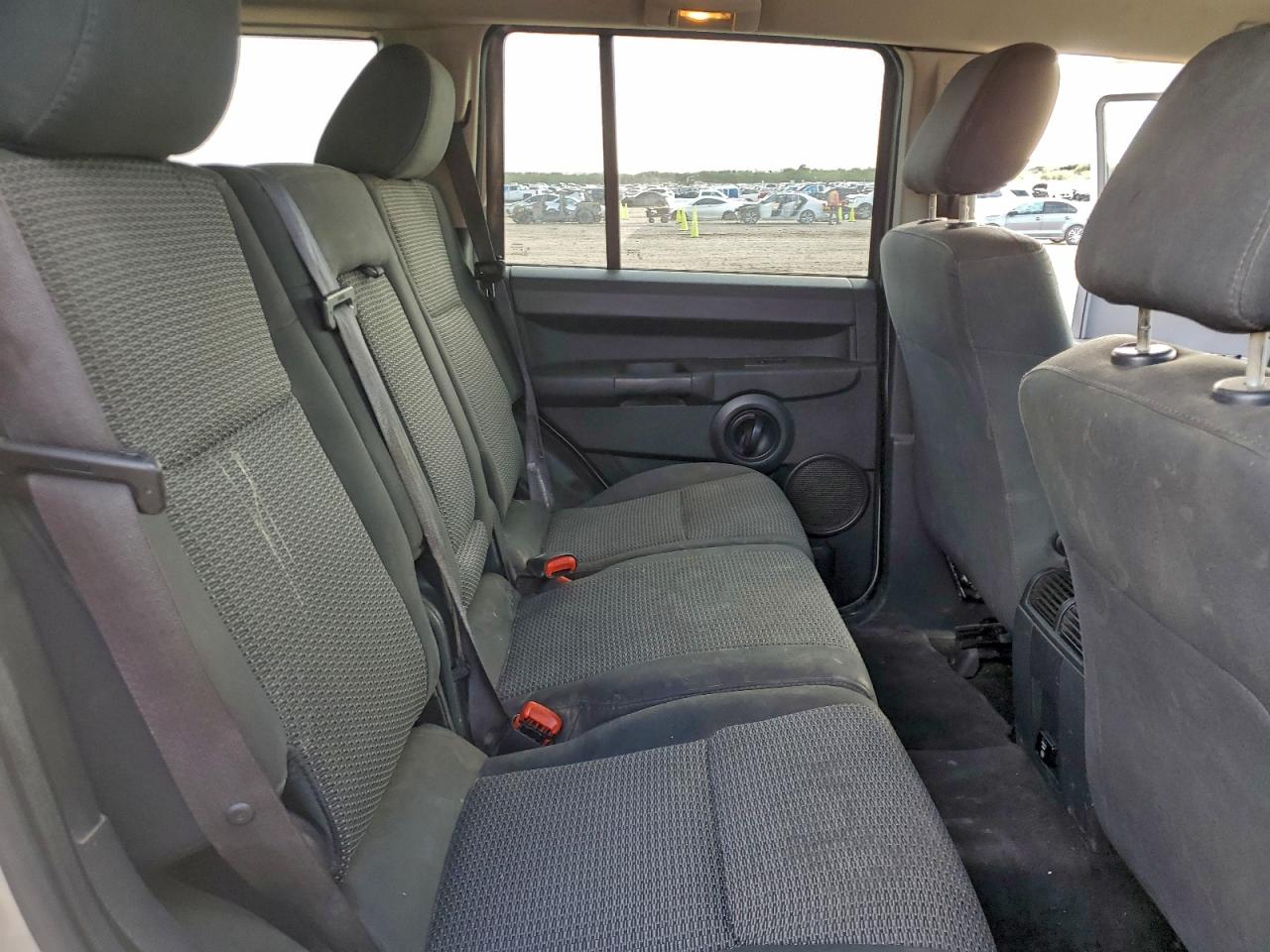 2008 Jeep Commander Sport VIN: 1J8HH48K48C240115 Lot: 94180245