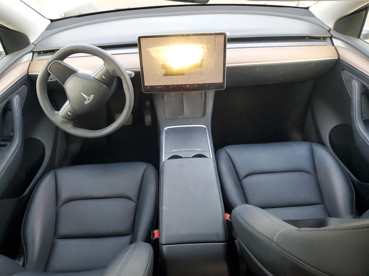 2023 Tesla Model Y VIN: 7SAYGDEE0PF588796 Lot: 92389005