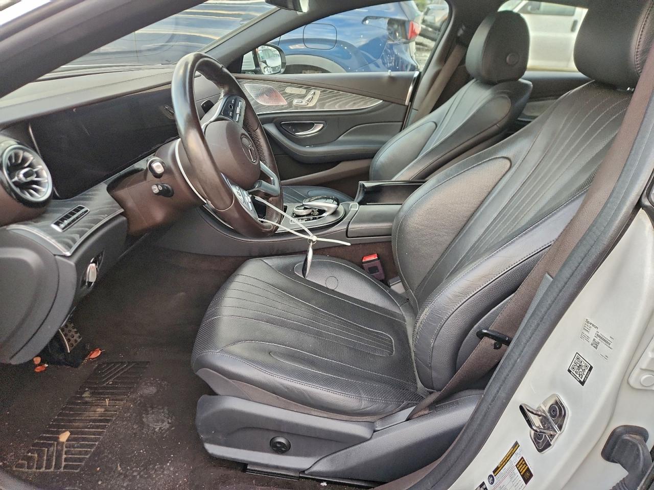 Фото: WDD2J5KB6KA036280