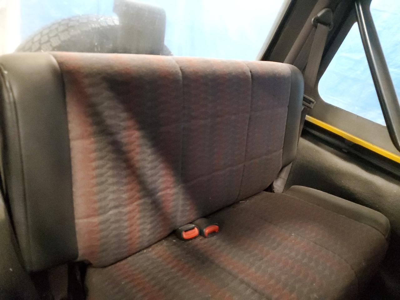 2000 Jeep Wrangler / Tj Sport VIN: 1J4FA49S5YP738716 Lot: 92010385