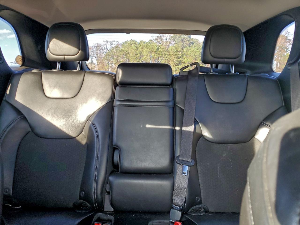 2019 Jeep Cherokee Latitude Plus VIN: 1C4PJLLB4KD202362 Lot: 94079925