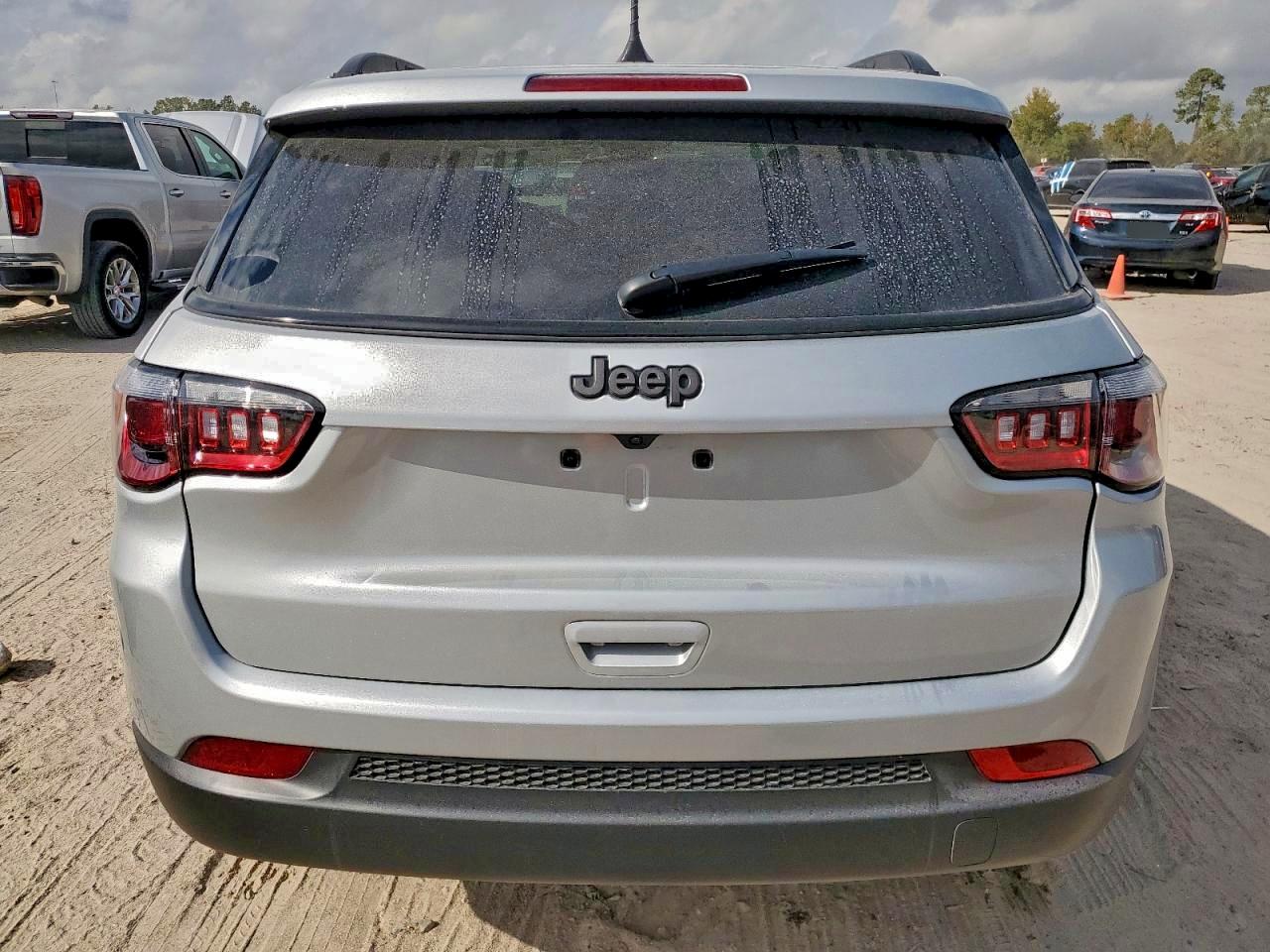 2025 Jeep Compass Latitude VIN: 3C4NJDBN3ST553282 Lot: 92690215