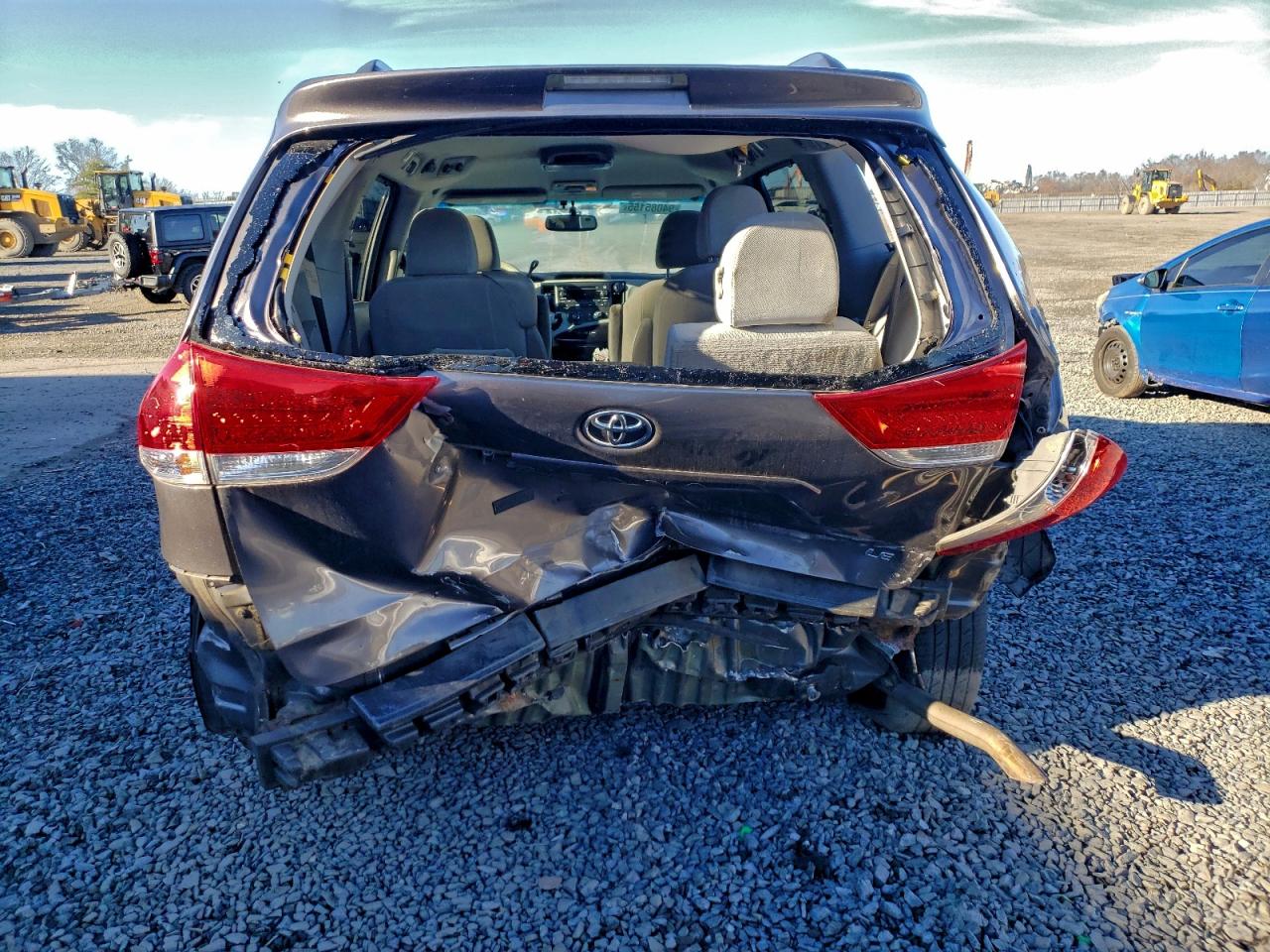 2011 Toyota Sienna Le VIN: 5TDKK3DC8BS039766 Lot: 94085155