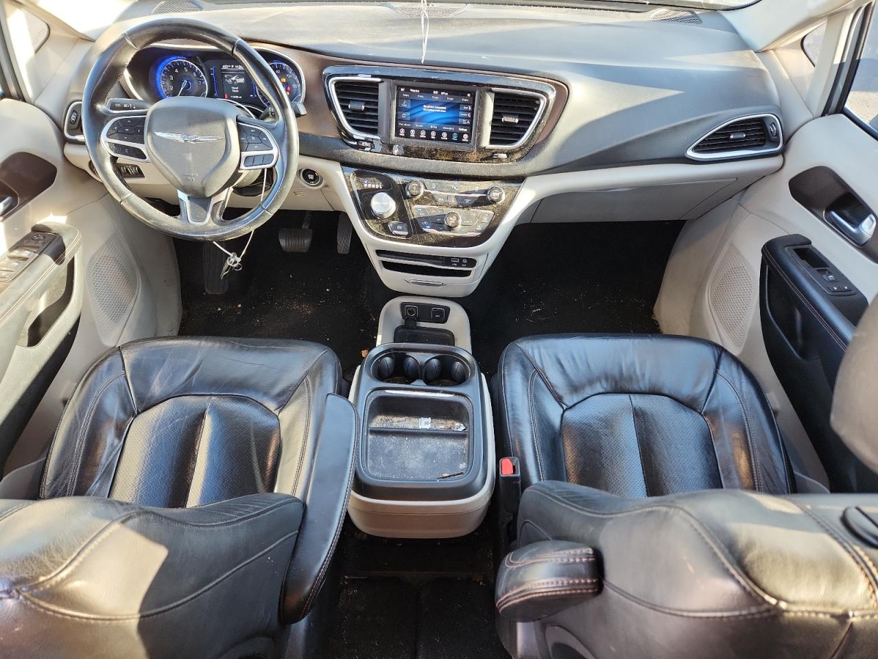 2018 Chrysler Pacifica Touring L VIN: 2C4RC1BG9JR186126 Lot: 82695015