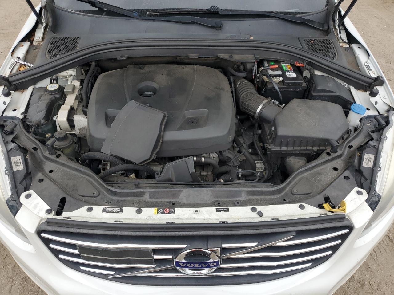 2016 Volvo Xc60 T6 Platinum VIN: YV449MDM6G2781565 Lot: 90800015