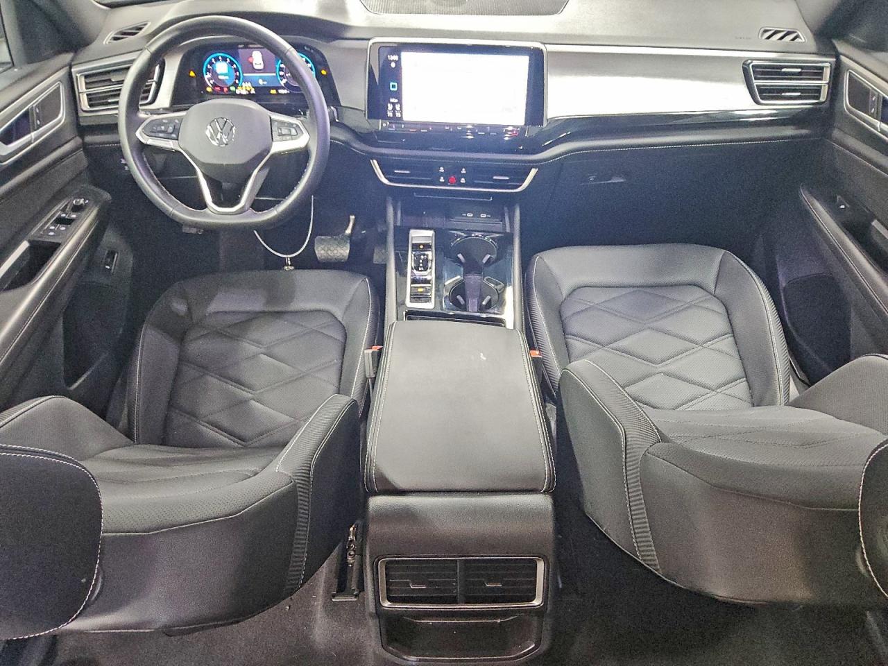 Фото: 1V2HE2CA4SC204398