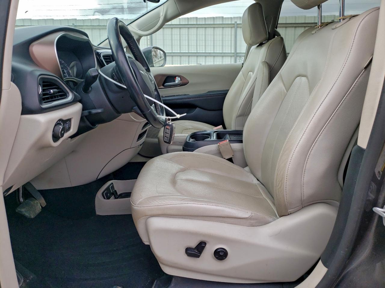 2018 Chrysler Pacifica Touring L VIN: 2C4RC1BG0JR174172 Lot: 94227715