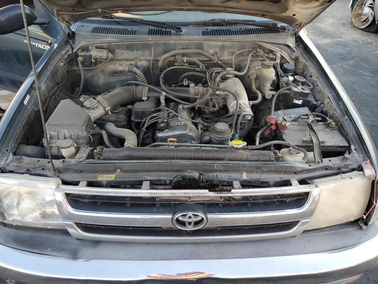 1998 Toyota Tacoma Xtracab VIN: 4TAVL52N8WZ070705 Lot: 93143405