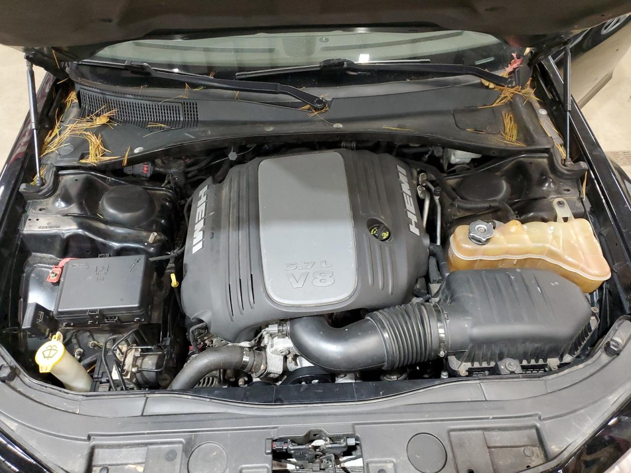 2013 Chrysler 300C VIN: 2C3CCAKT9DH551888 Lot: 92045855