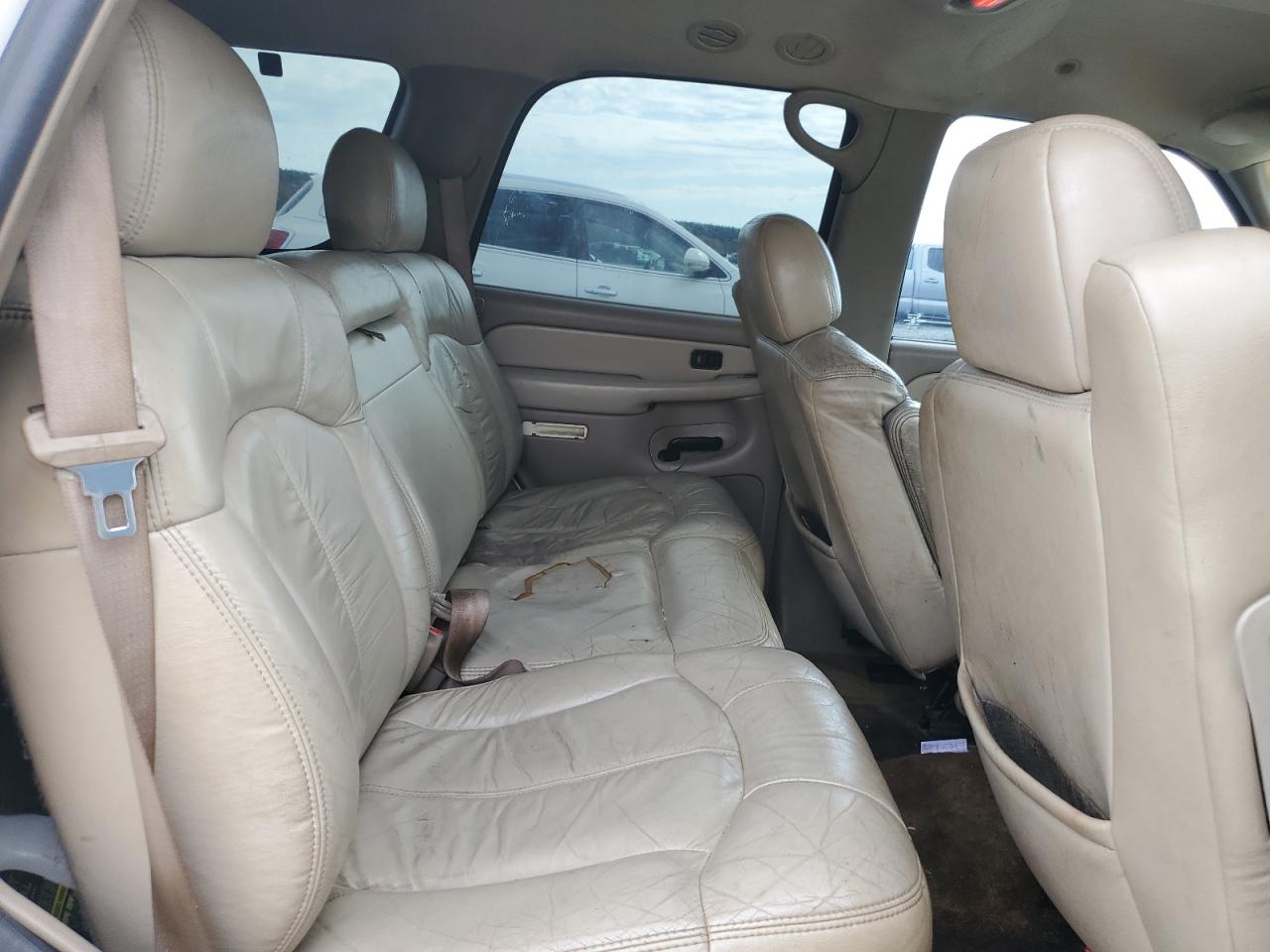 2001 Chevrolet Tahoe C1500 VIN: 1GNEC13T11R170557 Lot: 91604975