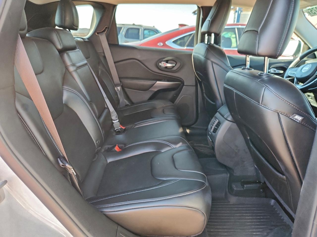 2019 Jeep Cherokee Latitude Plus VIN: 1C4PJLLX6KD265300 Lot: 92396975