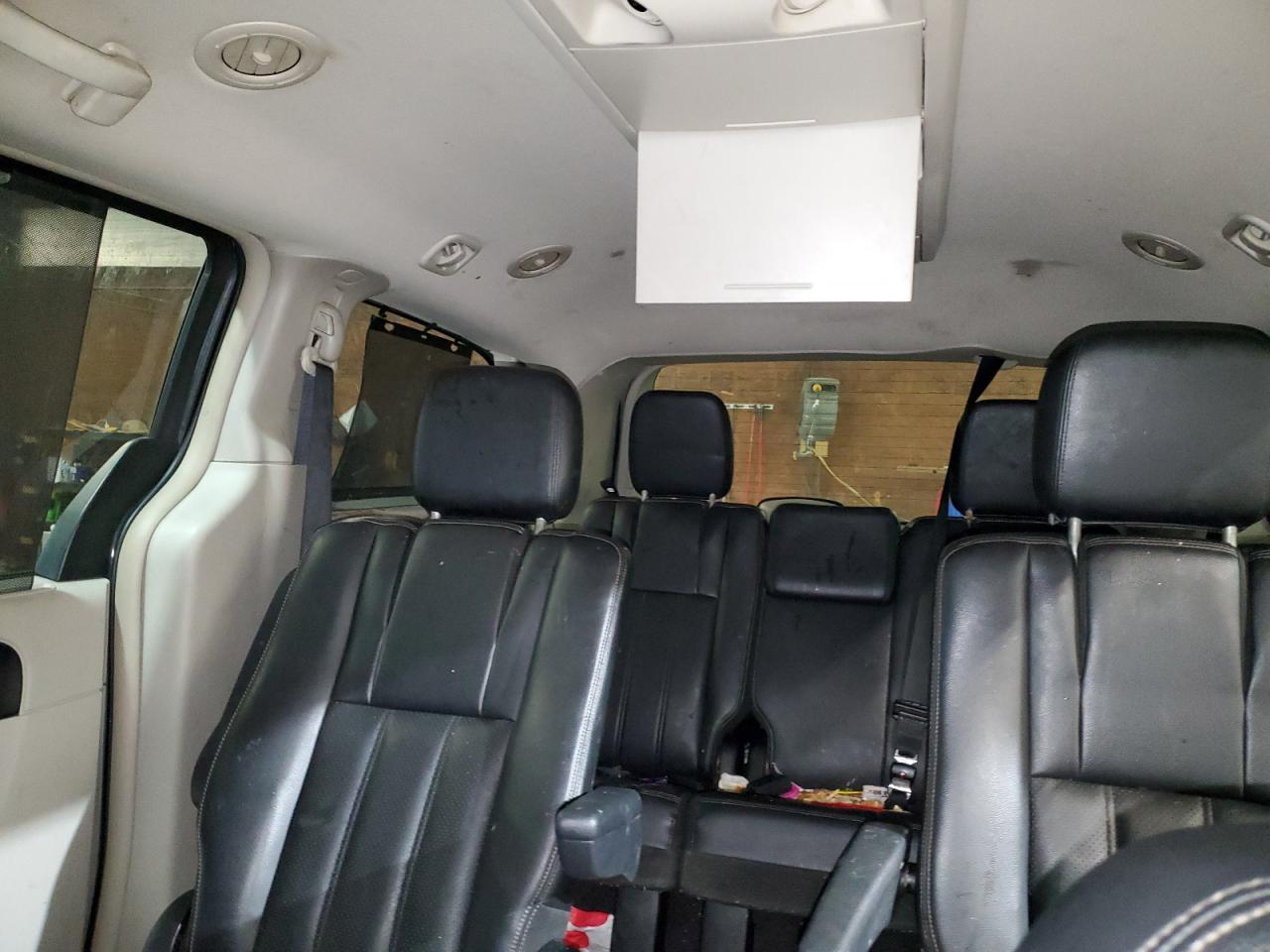 2011 Chrysler Town & Country Touring L VIN: 2A4RR8DG3BR630391 Lot: 93017175