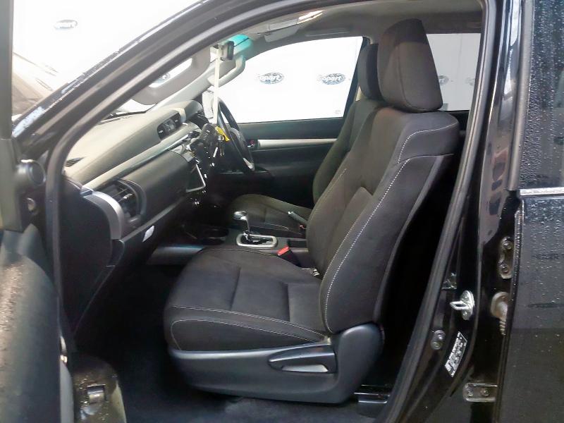 2021 TOYOTA HILUX INVINCIBLE D/CAB PICK UP 2.8 D-4D AUTO