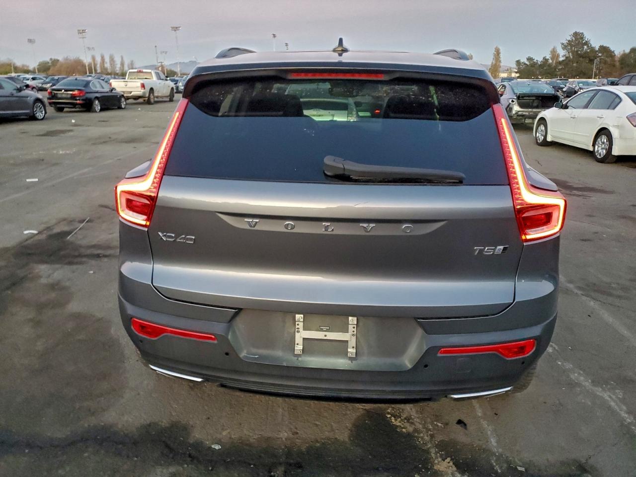 2019 Volvo Xc40 T5 Momentum VIN: YV4162XZ9K2014034 Lot: 94323895