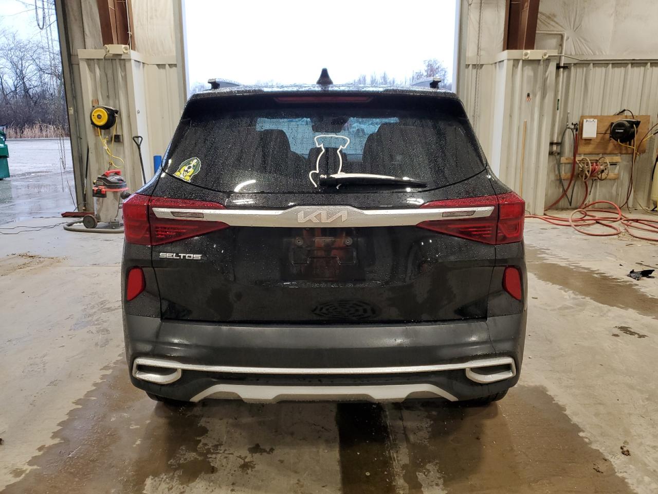 2023 Kia Seltos Sx VIN: KNDETCA24P7453540 Lot: 92979625