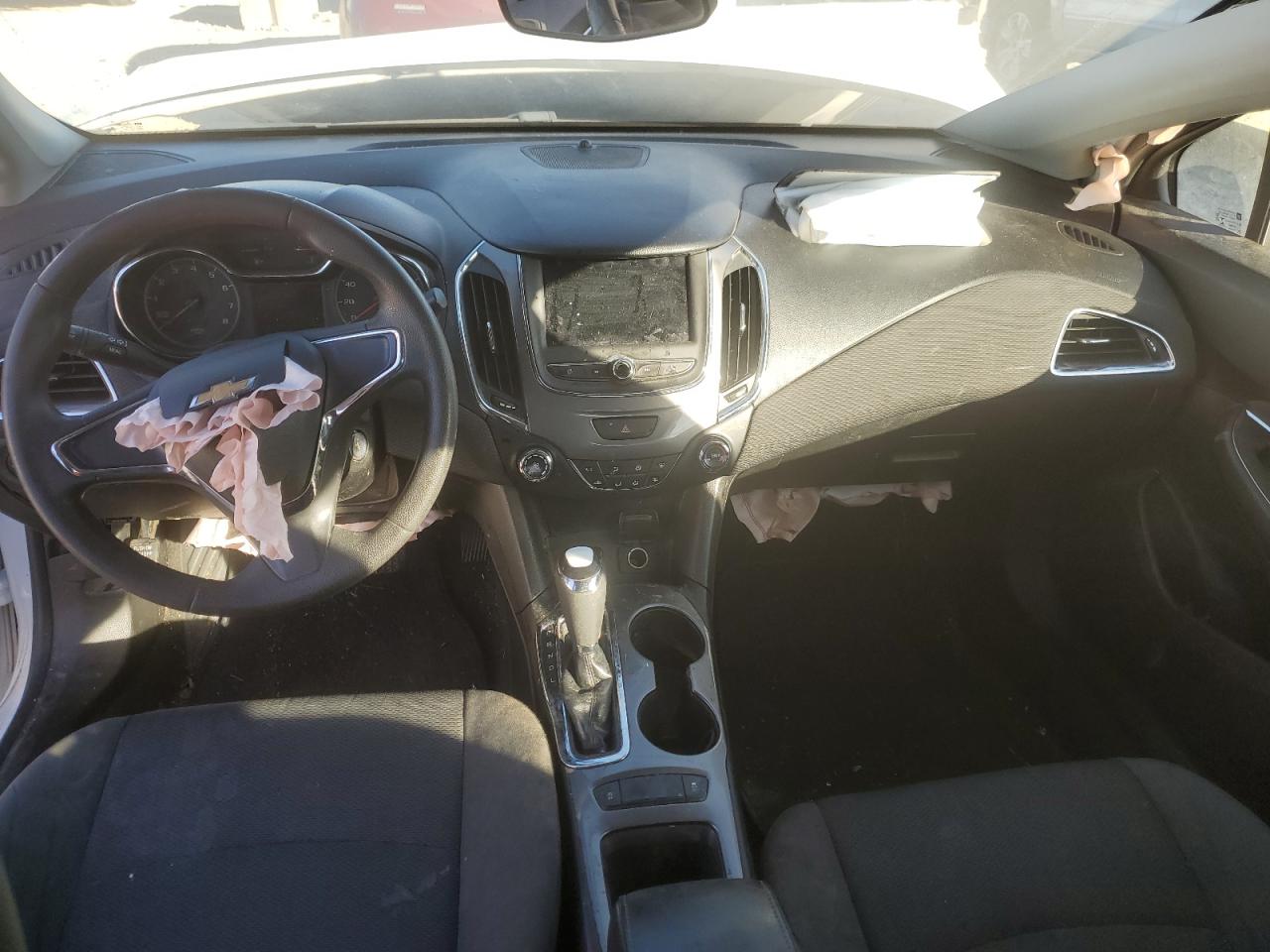 2019 Chevrolet Cruze Ls VIN: 1G1BC5SMXK7129380 Lot: 92070005