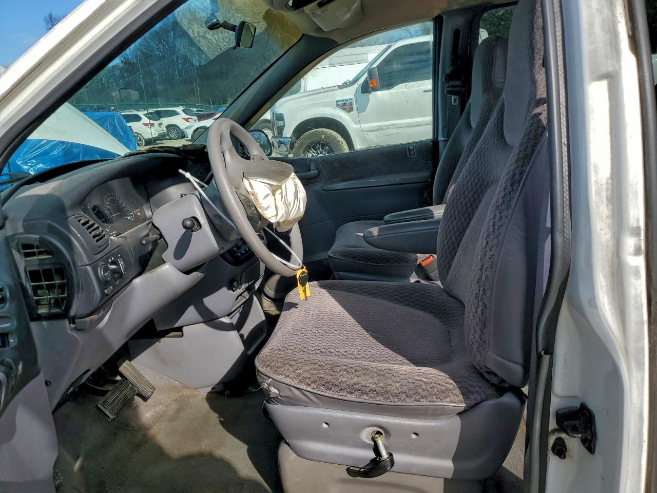 1999 Dodge Grand Caravan Se VIN: 2B4GP44G8XR277095 Lot: 94438845