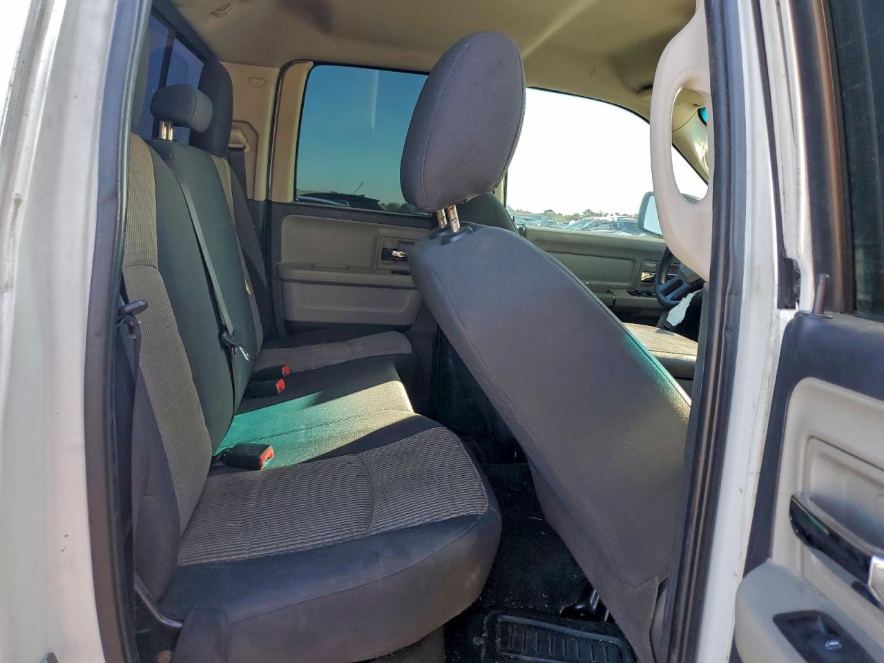 2011 Dodge Ram 1500 VIN: 1D7RB1GP2BS651976 Lot: 94596275