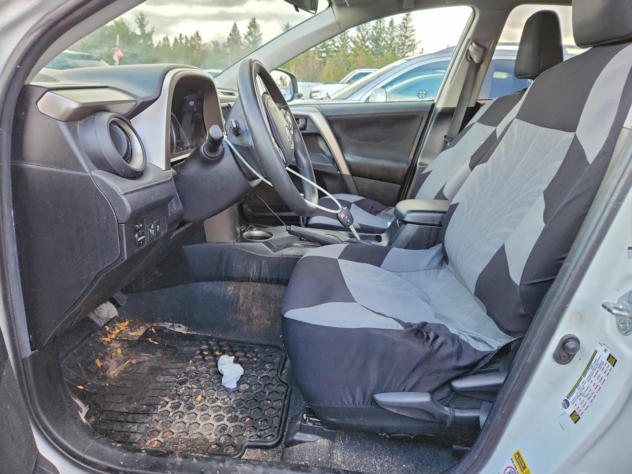 2015 Toyota Rav4 Le VIN: 2T3ZFREV8FW211854 Lot: 92869805