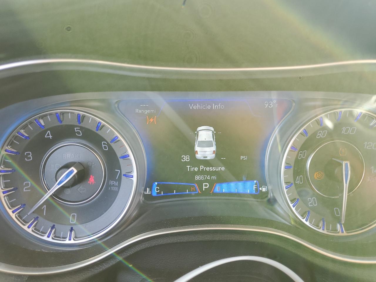 2019 Chrysler 300 Limited VIN: 2C3CCAEG0KH585827 Lot: 93584765