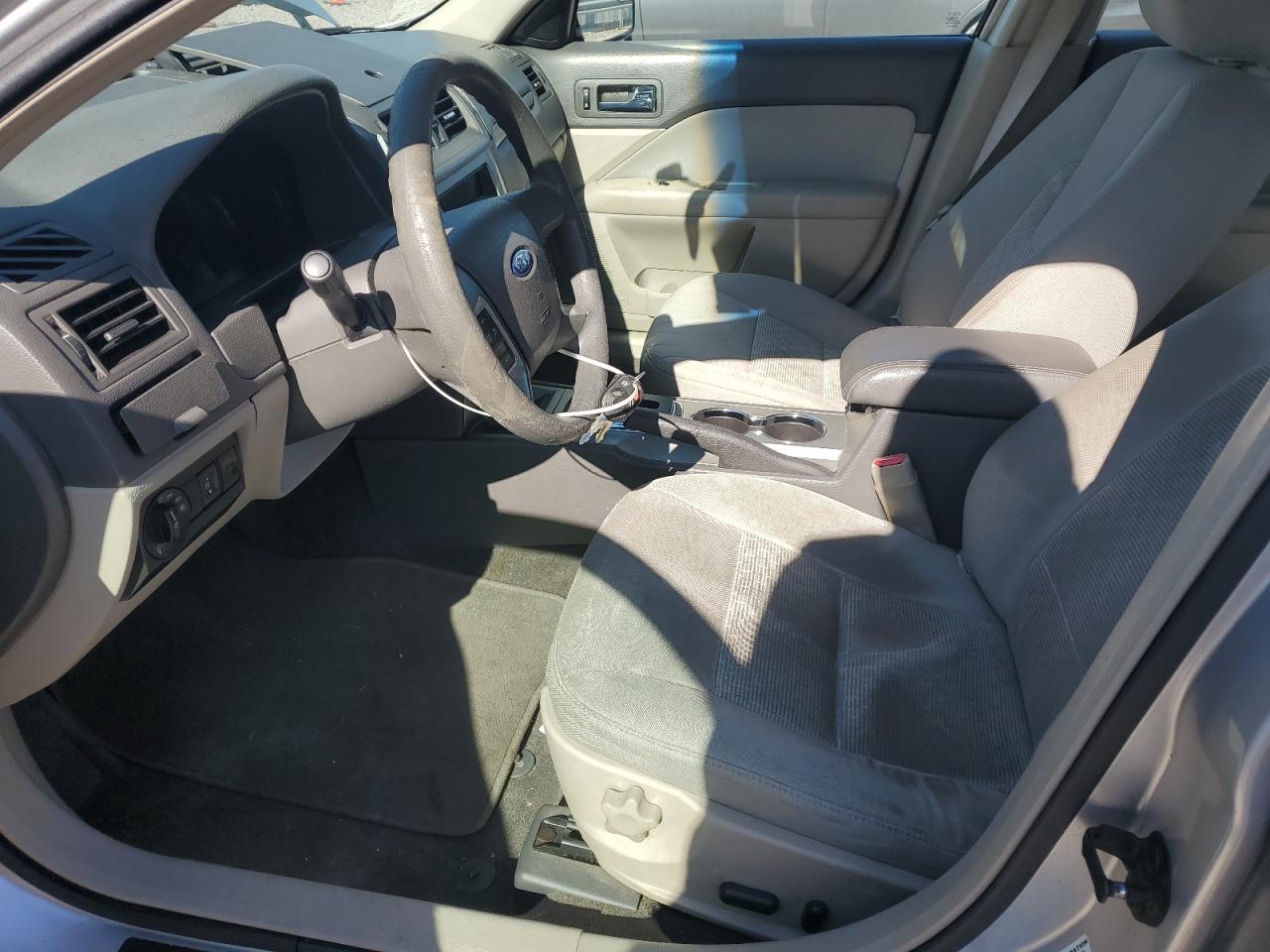 2011 Ford Fusion Se VIN: 3FAHP0HA3BR123232 Lot: 92196835